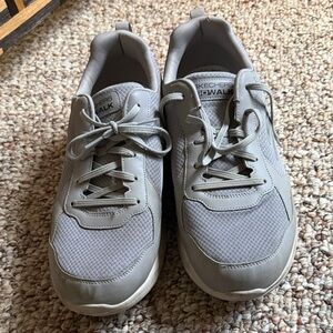 Skechers Men's Light Gray Sneakers